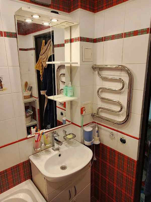 Продам трехкомнатную (3-комн.) квартиру, Карамзина ул, 25, Новороссийск г