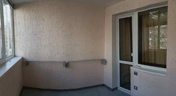 Продам трехкомнатную (3-комн.) квартиру, Карамзина ул, 25, Новороссийск г