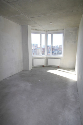 Продам трехкомнатную (3-комн.) квартиру, Гагарина б-р, 32Б, Пермь г