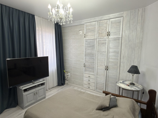 Продам двухкомнатную (2-комн.) квартиру, Розы Люксембург ул, 77, Армавир г