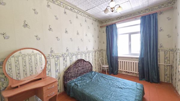 Продам трехкомнатную (3-комн.) квартиру, Красина ул, 22, Ишим г