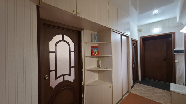 Продам трехкомнатную (3-комн.) квартиру, Красина ул, 22, Ишим г