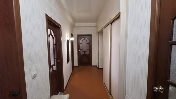 Продам трехкомнатную (3-комн.) квартиру, Красина ул, 22, Ишим г