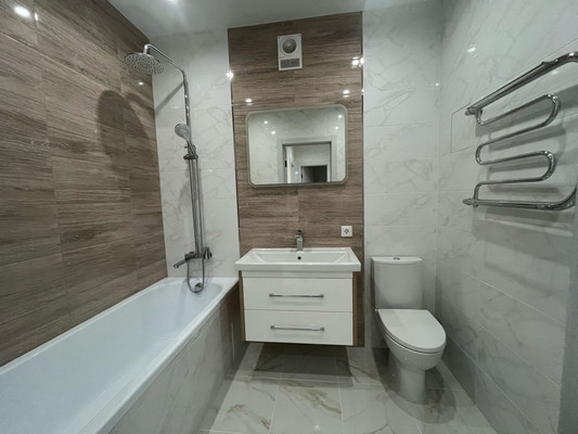 Продам двухкомнатную (2-комн.) квартиру, Нагорная 6-я ул, 15г/10, Барнаул г