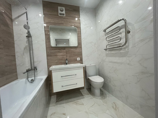 Продам двухкомнатную (2-комн.) квартиру, Нагорная 6-я ул, 15г/10, Барнаул г