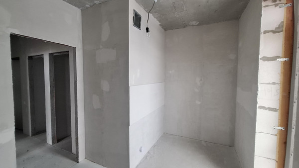 Продам трехкомнатную (3-комн.) квартиру, Горького ул, 10, Малино рп