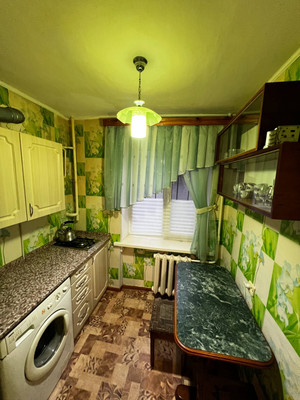 Продам однокомнатную (1-комн.) квартиру, Строителей ул, 6, Молодежное пгт