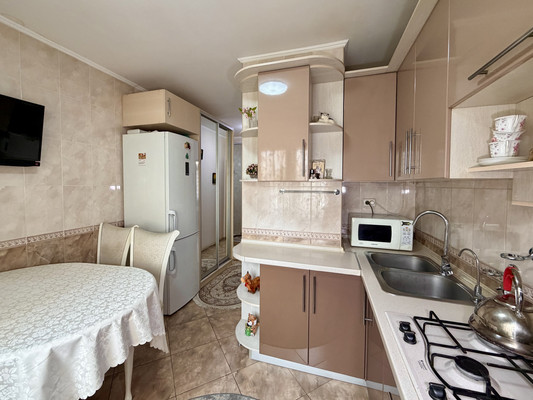 Продам однокомнатную (1-комн.) квартиру, Бела Куна ул, 3, Симферополь г