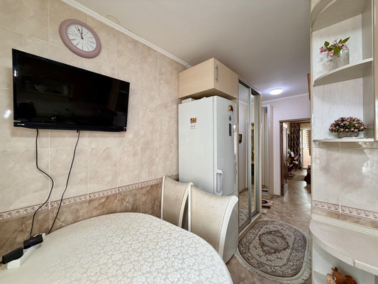 Продам однокомнатную (1-комн.) квартиру, Бела Куна ул, 3, Симферополь г