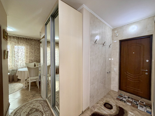 Продам однокомнатную (1-комн.) квартиру, Бела Куна ул, 3, Симферополь г