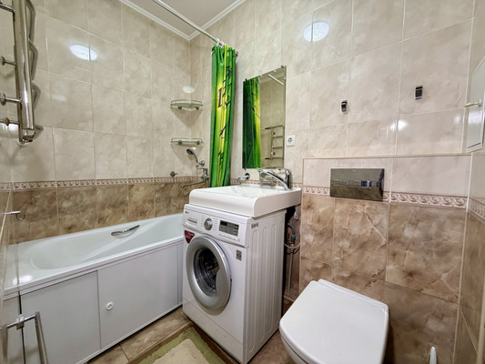 Продам однокомнатную (1-комн.) квартиру, Бела Куна ул, 3, Симферополь г