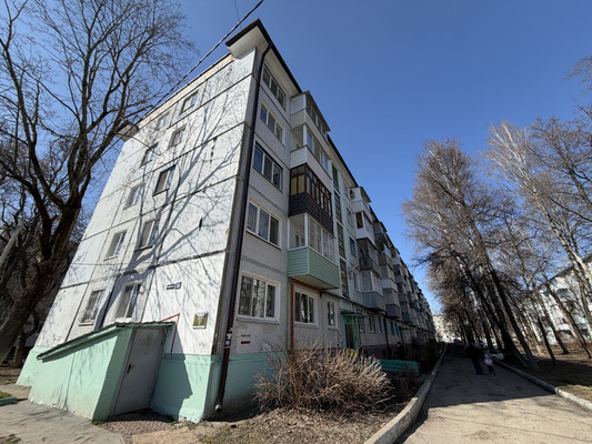 Продам двухкомнатную (2-комн.) квартиру, Костычева ул, 35, Брянск г