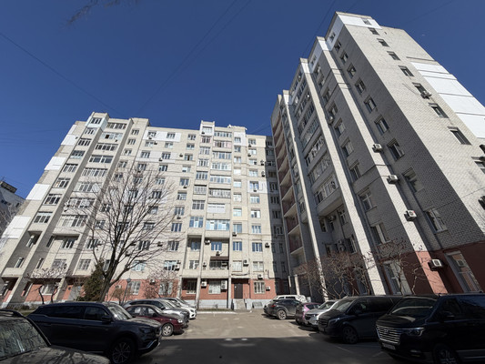 Продам трехкомнатную (3-комн.) квартиру, Любезного ул, 1, Брянск г