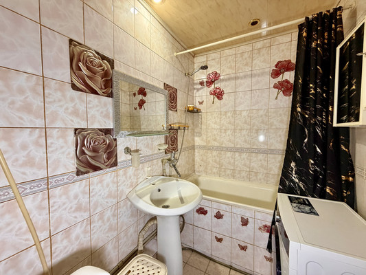 Продам однокомнатную (1-комн.) квартиру, Бела Куна ул, 9, Симферополь г