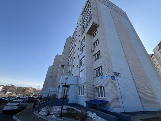 Продам трехкомнатную (3-комн.) квартиру, Андрея Галицина ул, 3, Путевка п