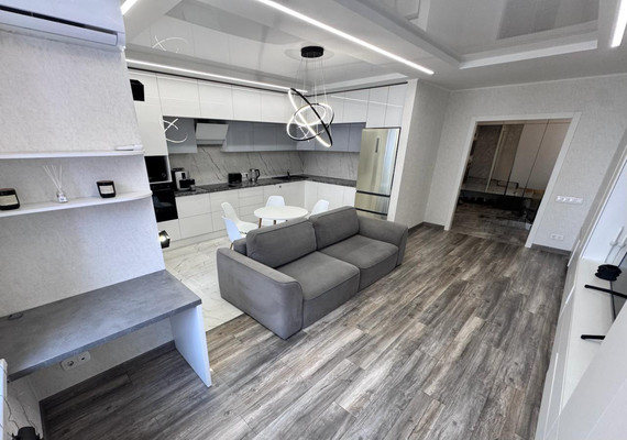 Продам трехкомнатную (3-комн.) квартиру, Аметьевская магистраль ул, 16к1, Казань г