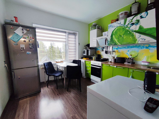 Продам двухкомнатную (2-комн.) квартиру, Надежды ул, 6, Костомукша г