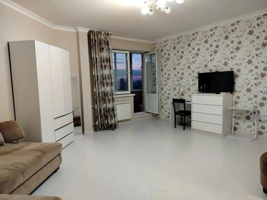 Продам трехкомнатную (3-комн.) квартиру, Октябрьский пр-кт, 18к3, Люберцы г