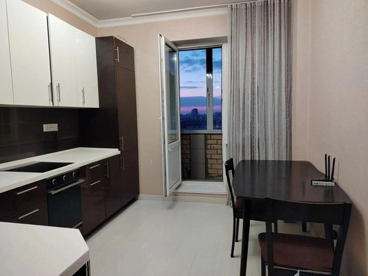 Продам трехкомнатную (3-комн.) квартиру, Октябрьский пр-кт, 18к3, Люберцы г