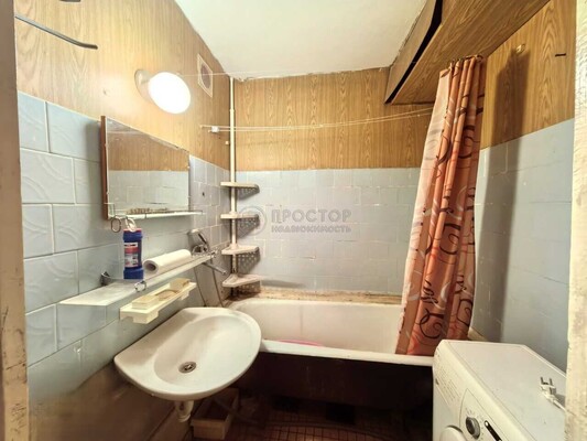 Продам двухкомнатную (2-комн.) квартиру, Беловежская ул, 39к3, Москва г