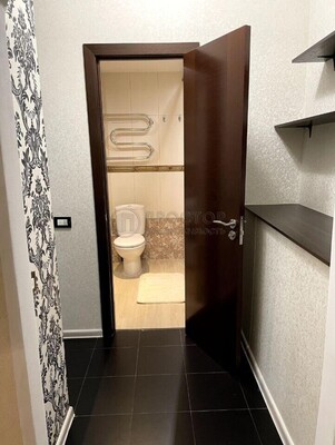 Продам двухкомнатную (2-комн.) квартиру, Краснопрудная ул, 1, Москва г