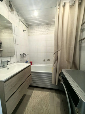 Продам двухкомнатную (2-комн.) квартиру, Северный (Купелинка мкр) кв-л, 15, Сапроново д