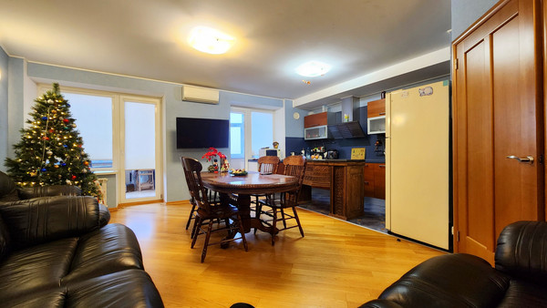 Продам трехкомнатную (3-комн.) квартиру, Савушкина ул, 140, Санкт-Петербург г