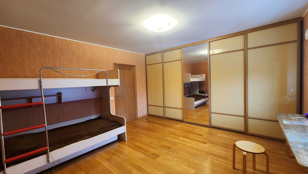 Продам трехкомнатную (3-комн.) квартиру, Савушкина ул, 140, Санкт-Петербург г