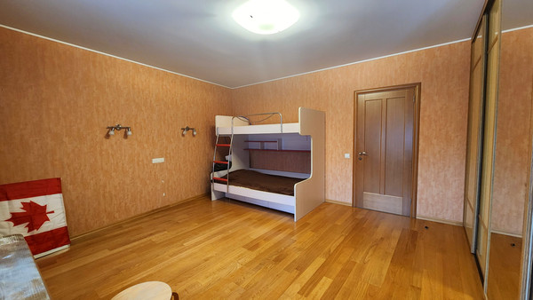 Продам трехкомнатную (3-комн.) квартиру, Савушкина ул, 140, Санкт-Петербург г