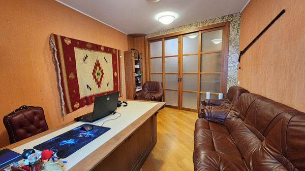 Продам трехкомнатную (3-комн.) квартиру, Савушкина ул, 140, Санкт-Петербург г