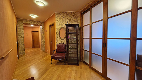 Продам трехкомнатную (3-комн.) квартиру, Савушкина ул, 140, Санкт-Петербург г