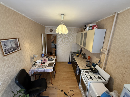 Продам однокомнатную (1-комн.) квартиру, Малахитовая ул, 10к2, Москва г