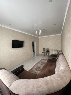 Продам двухкомнатную (2-комн.) квартиру, Профсоюзная ул, 210д, Вольный Аул кп