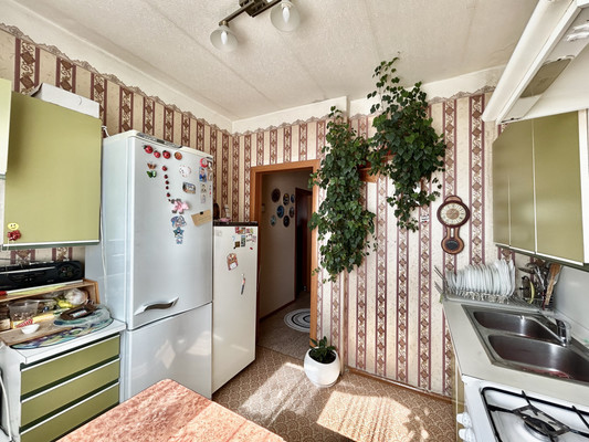 Продам двухкомнатную (2-комн.) квартиру, Ладожская ул, 133, Пенза г