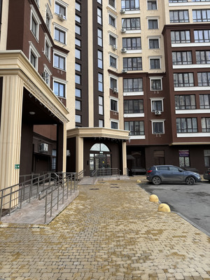 Продам трехкомнатную (3-комн.) квартиру, Крымской весны ул, 6к1, Мирное с