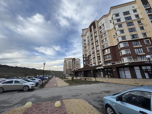 Продам трехкомнатную (3-комн.) квартиру, Крымской весны ул, 6к1, Мирное с