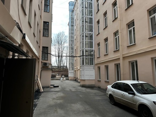 Продам трехкомнатную (3-комн.) квартиру, Большой Казачий пер, 9, Санкт-Петербург г