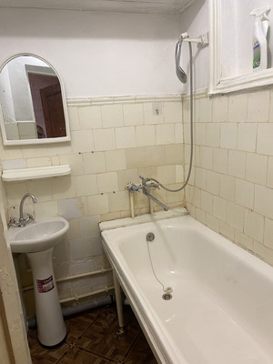 Продам двухкомнатную (2-комн.) квартиру, Калинина ул, 18/20, Тихорецк г