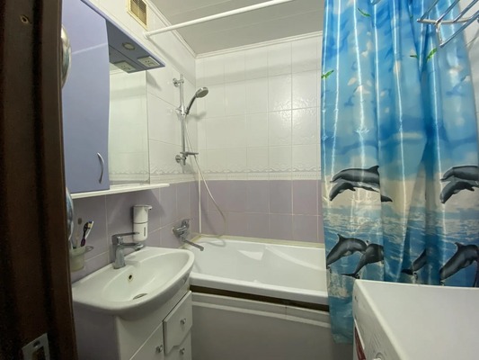 Продам многокомнатную квартиру, Дружбы ул, 3, Парковый п