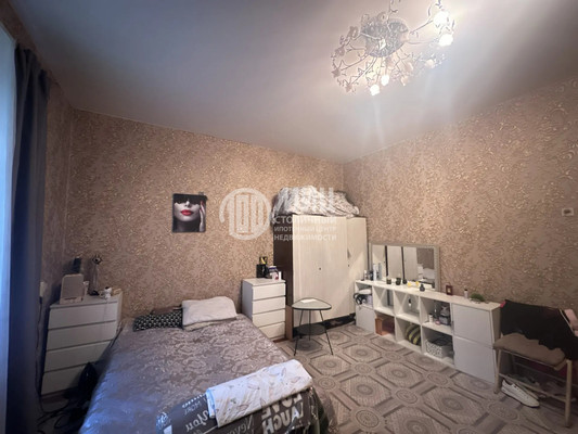 Продам трехкомнатную (3-комн.) квартиру, Ломоносовский пр-кт, 4к2, Москва г