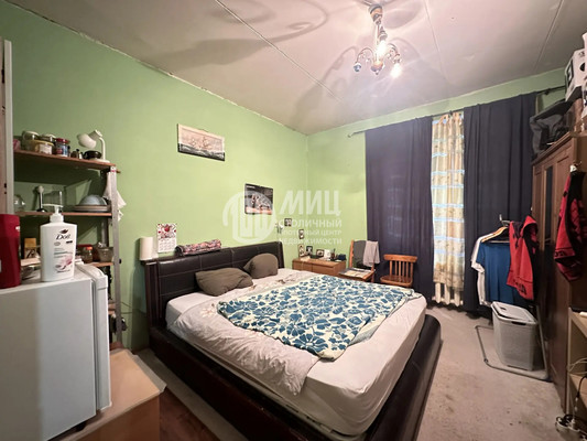 Продам трехкомнатную (3-комн.) квартиру, Ломоносовский пр-кт, 4к2, Москва г