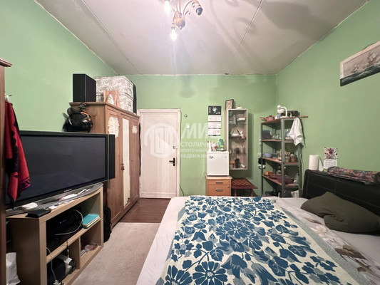 Продам трехкомнатную (3-комн.) квартиру, Ломоносовский пр-кт, 4к2, Москва г