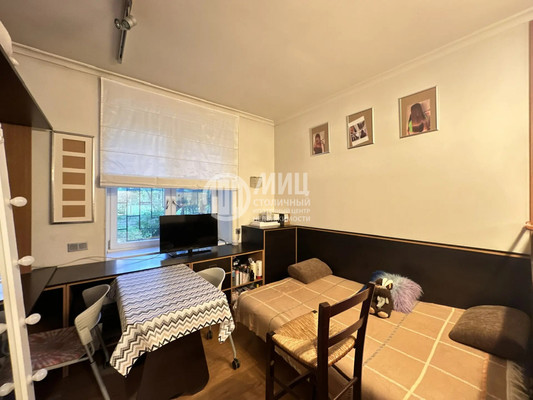 Продам трехкомнатную (3-комн.) квартиру, Ломоносовский пр-кт, 4к2, Москва г