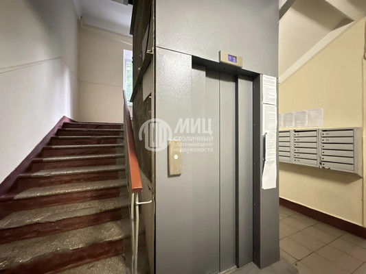 Продам трехкомнатную (3-комн.) квартиру, Ломоносовский пр-кт, 4к2, Москва г