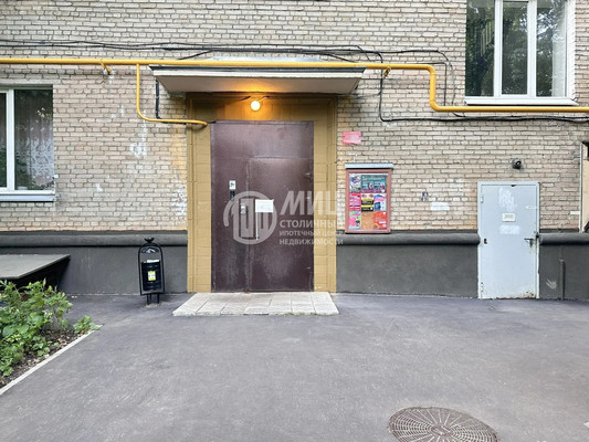 Продам трехкомнатную (3-комн.) квартиру, Ломоносовский пр-кт, 4к2, Москва г