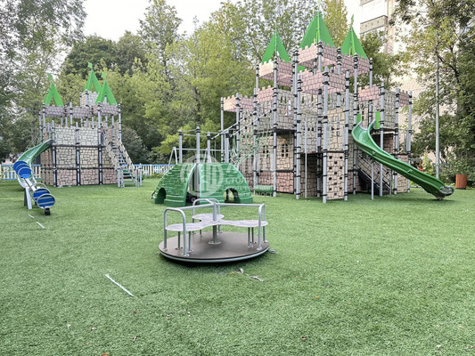 Продам трехкомнатную (3-комн.) квартиру, Ломоносовский пр-кт, 4к2, Москва г