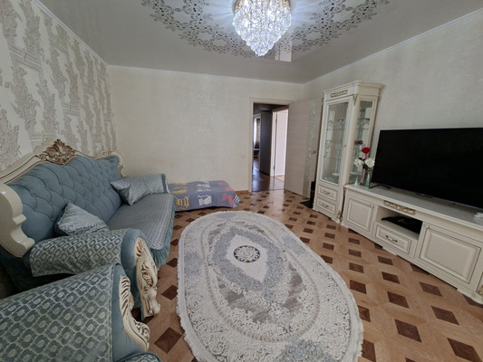 Продам трехкомнатную (3-комн.) квартиру, Ленинградская ул, 220, Тихорецк г