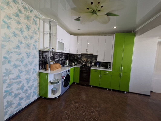 Продам трехкомнатную (3-комн.) квартиру, Ленинградская ул, 220, Тихорецк г