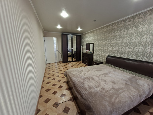 Продам трехкомнатную (3-комн.) квартиру, Ленинградская ул, 220, Тихорецк г