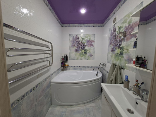 Продам трехкомнатную (3-комн.) квартиру, Ленинградская ул, 220, Тихорецк г